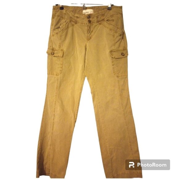 - Old Navy mid rise cargo pants - Picture 1 of 12